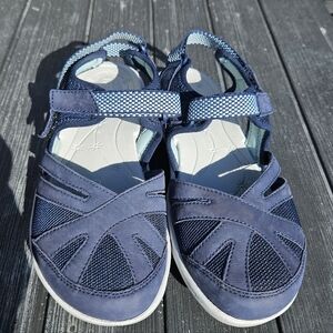 Splash Flat Hiking Sandals Women's Blue Leather Walking Sandals 6.5 Wide